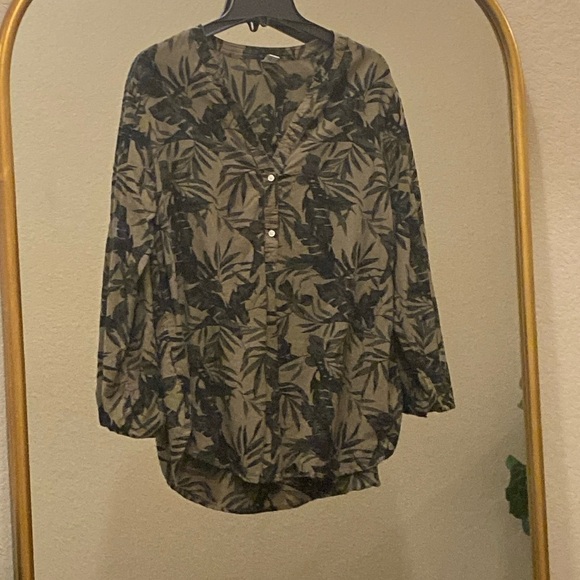 Old Navy Womens Top Button Down Shirt Lightweight Floral Army Green Size XL - Picture 1 of 7
